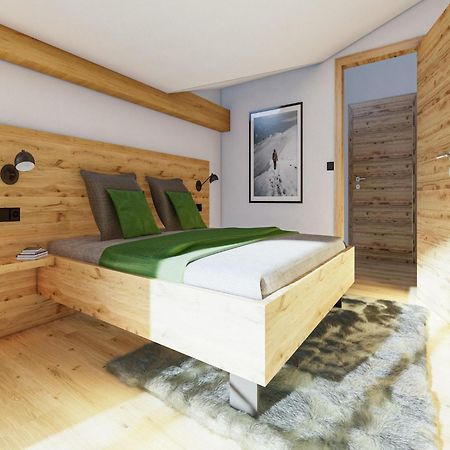 Bergzeit Flat Saalbach Directly On The Ski Piste Exterior photo